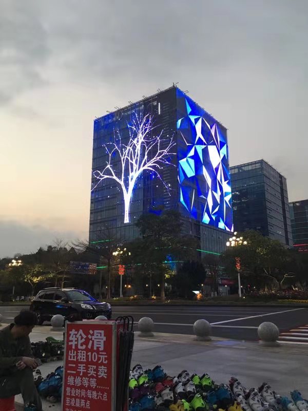Transparent LED på en byggnad